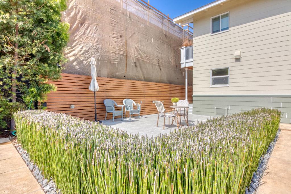 East Village Apartments photo 3