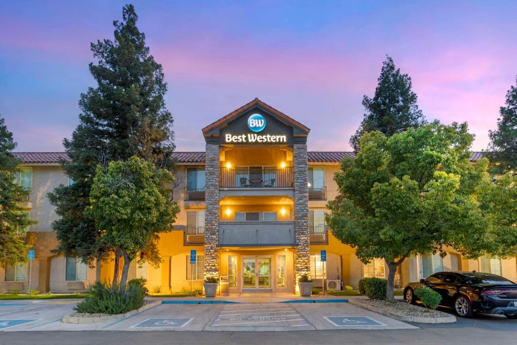 Best Western Visalia Hotel image