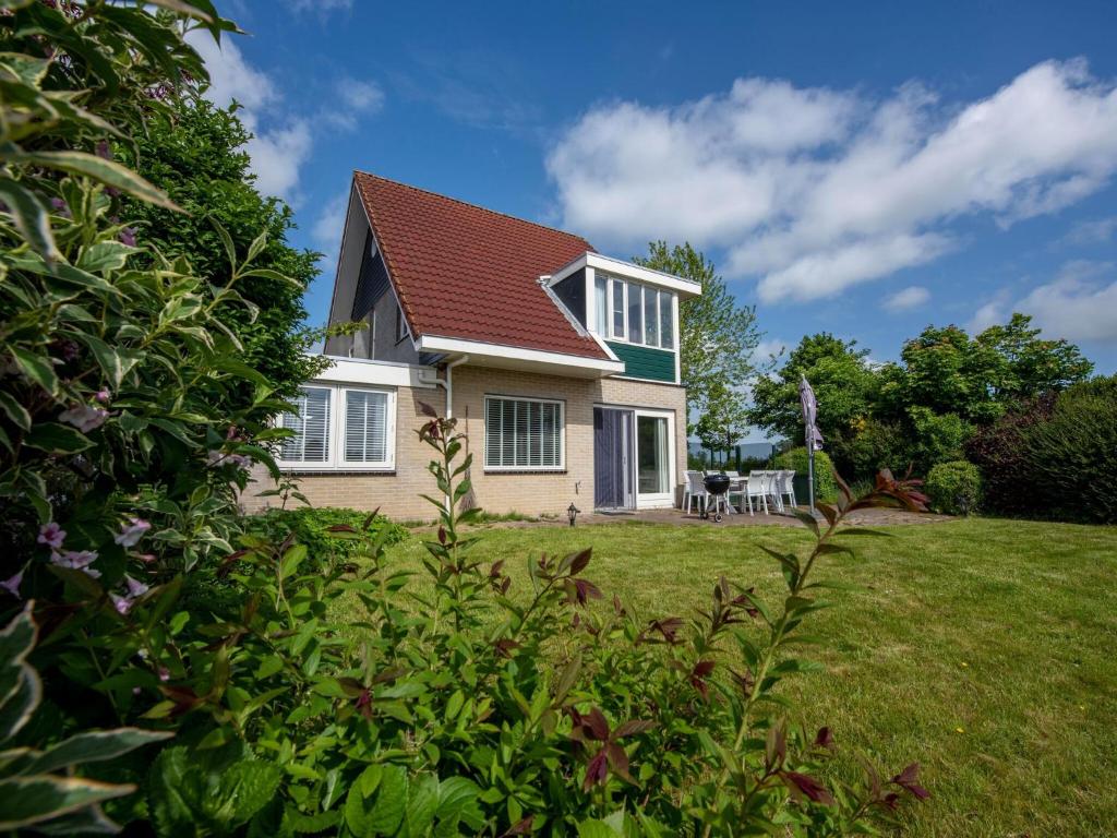 spacious holiday home with private jetty photo 2