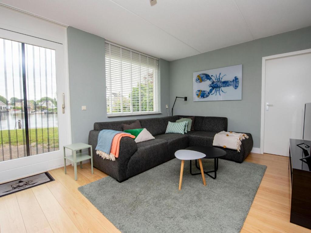 spacious holiday home with private jetty photo 4