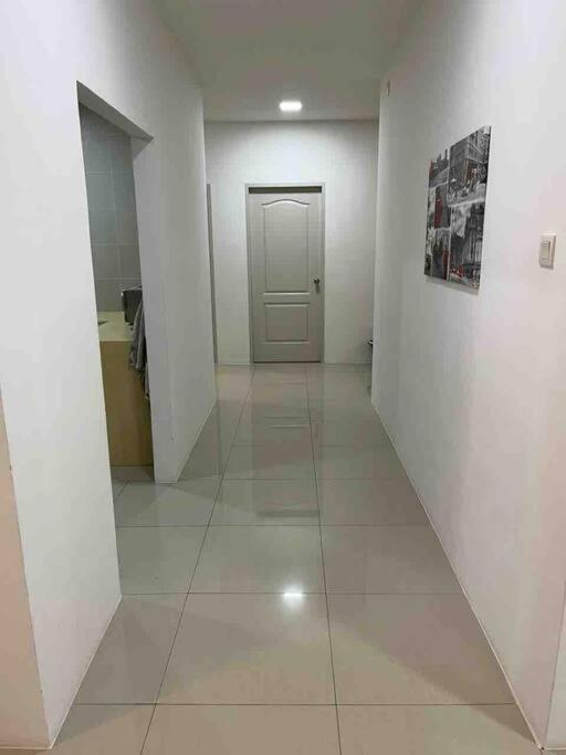 EcoPark Condo, 5mins to airport, malls & eatery photo 4