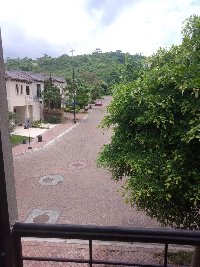 Family Home in Guayaquil photo 3