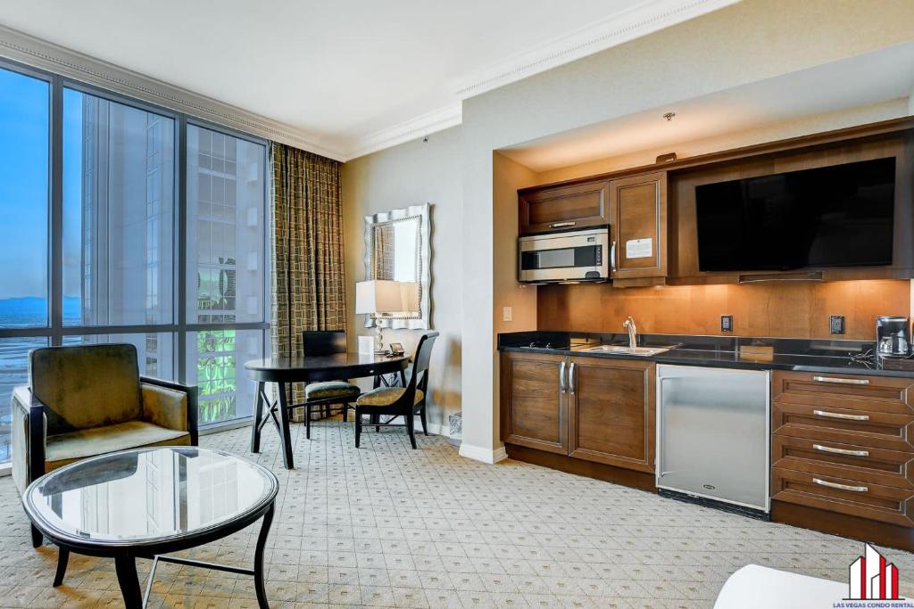 MGM Signature-29-804 Penthouse Jacuzzi Studio - Tap to explore photos