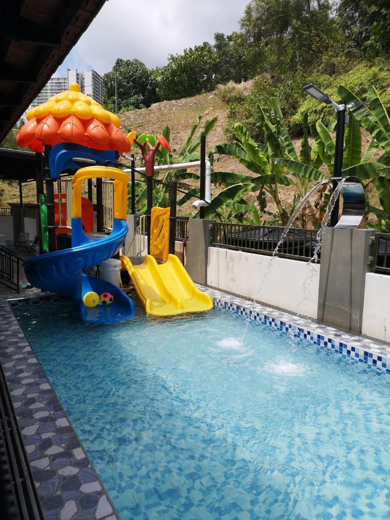 15PAX 3BR Villa E2,Kids Swimming Pool, Pool Table n BBQ near SPICE Arena Penang