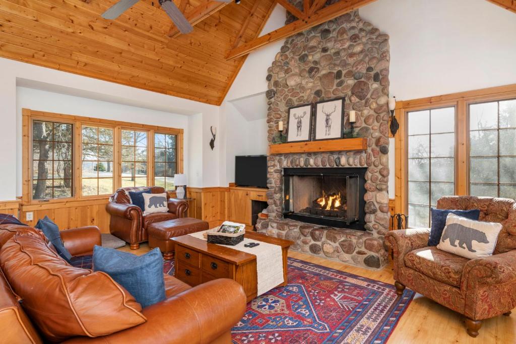 The Lodge, 'North Woods' style, boutique Galena Getaway! photo 4