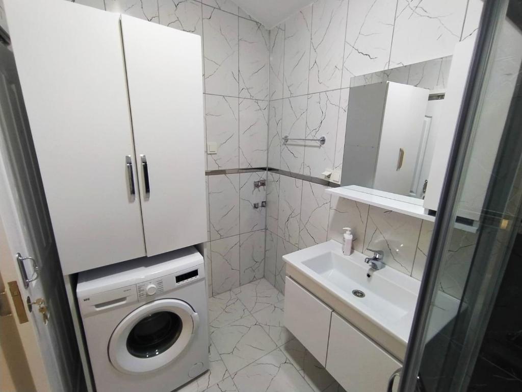 Villa Atapark havuzlu tam müstakil korunaklı villa photo 3