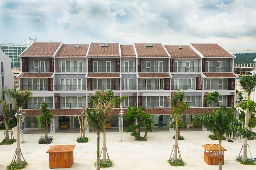 Kosmos Phu Quoc Apart Hotel