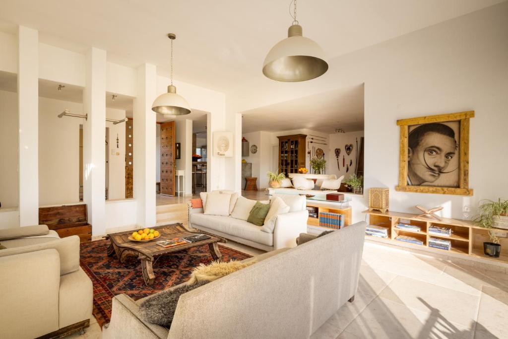 Caesarea Sea-Side Exquisite Retreat by Sea N' Rent photo 4