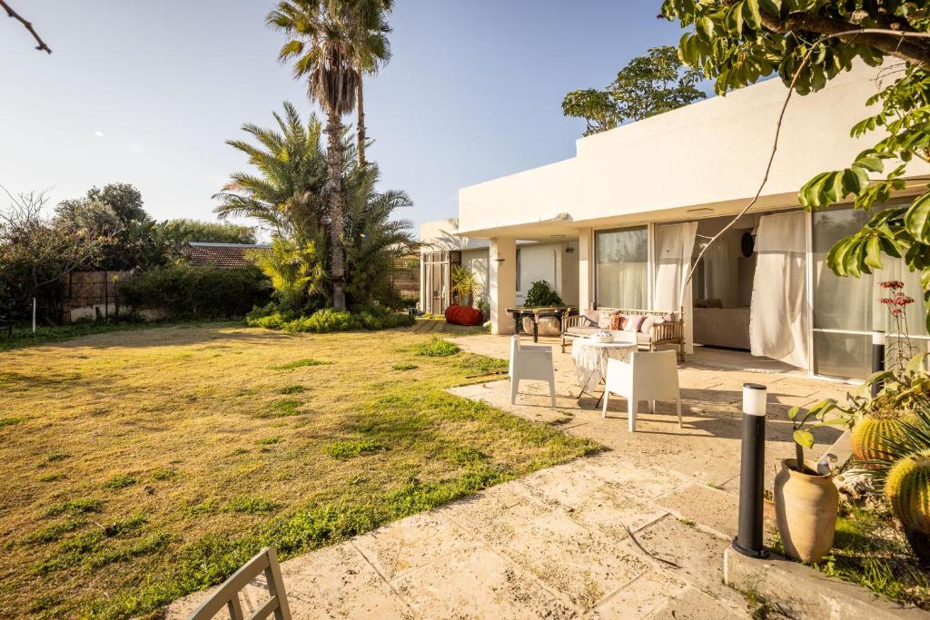 Caesarea Sea-Side Exquisite Retreat by Sea N' Rent photo 1