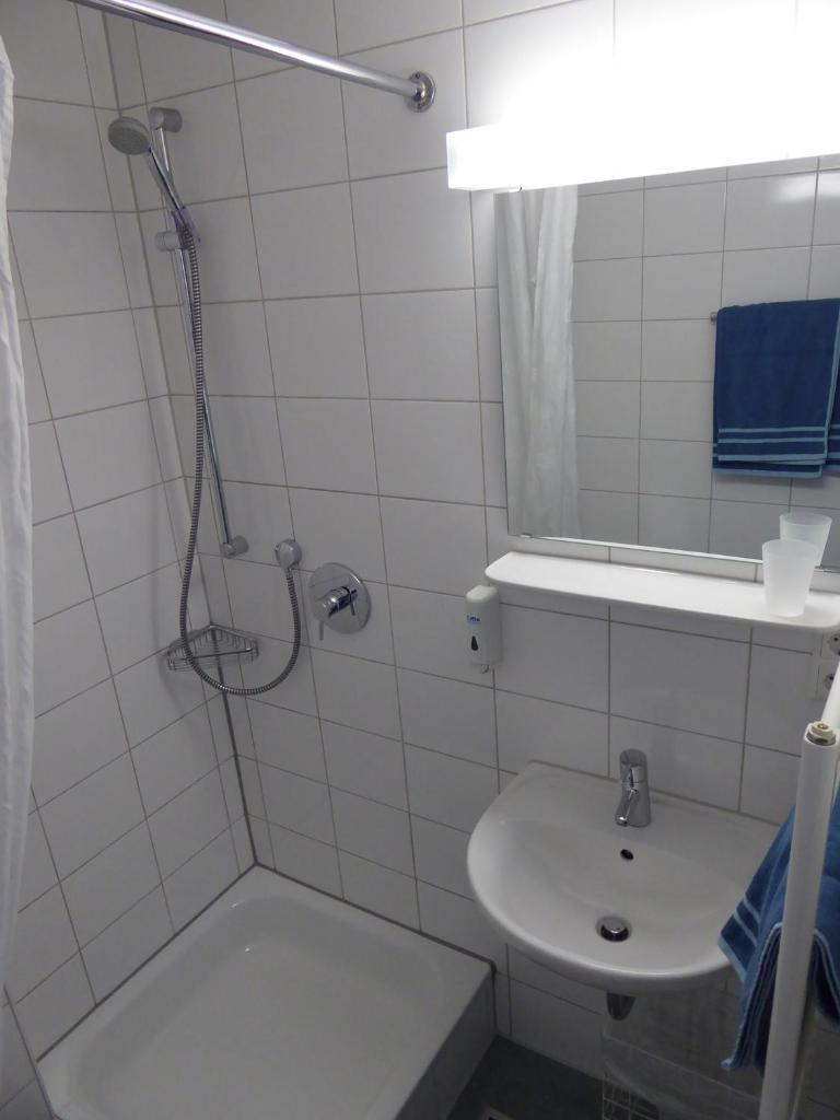 Doppelzimmer mit Albblick photo 4