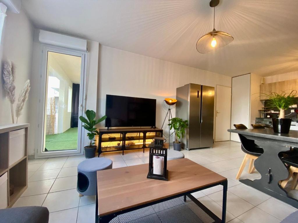 La Coquille: bright, cozy, 3 min from Parc Expo photo 1