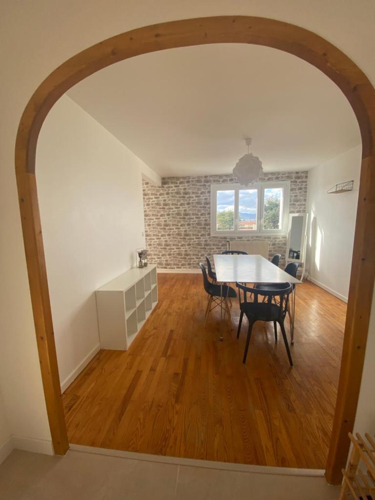 Appartement spacieux avec parking photo 3