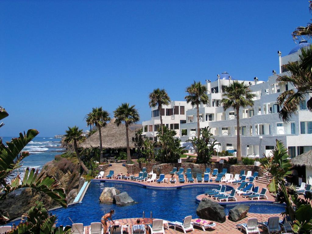 Las Rocas Resort & Spa photo 2