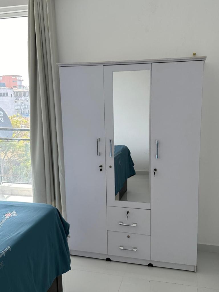 Mode apartment a/c room photo 2
