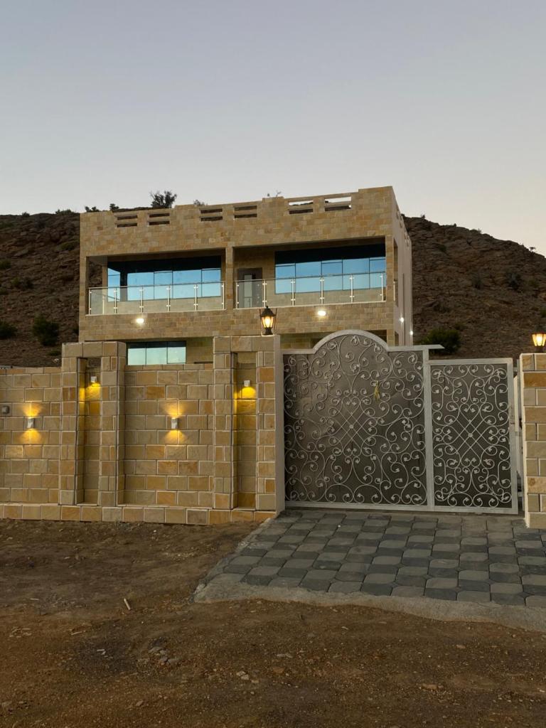 استراحة العلى جبل شمس jabal shams photo 2