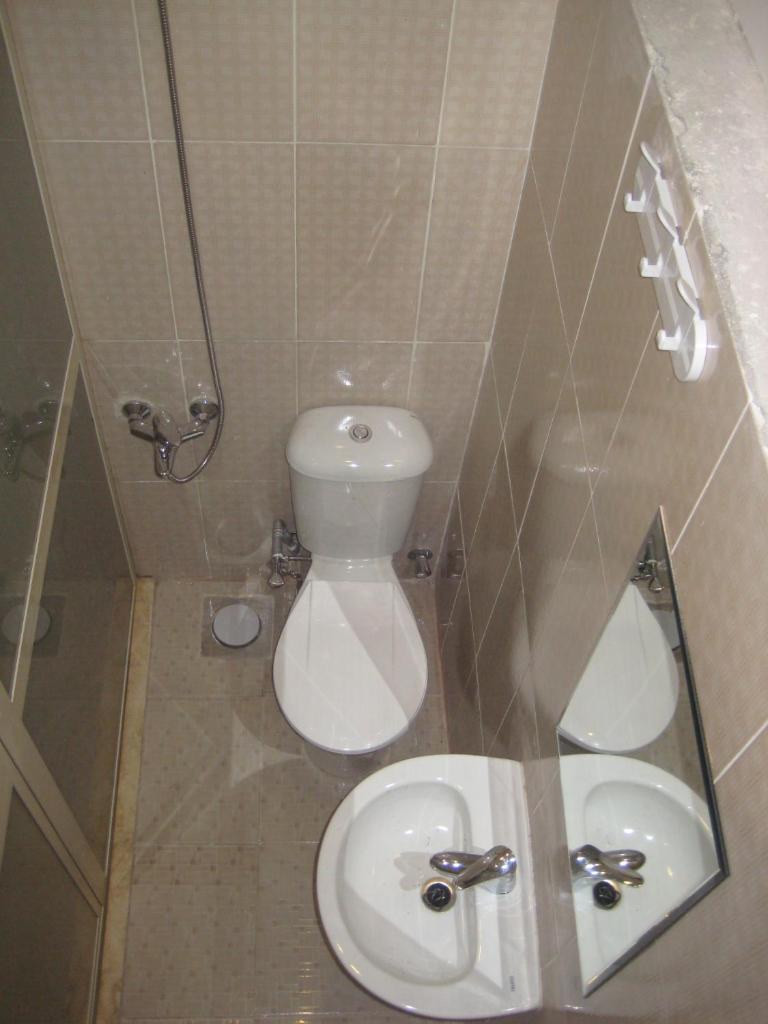 Cecilia - Hostel Room Type - Single Room with Bathroom and Fan