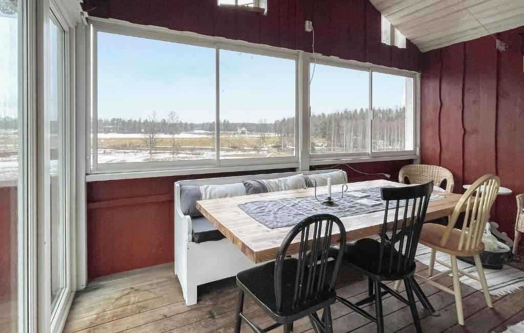 Cozy Home In rjng With Kitchen photo 3