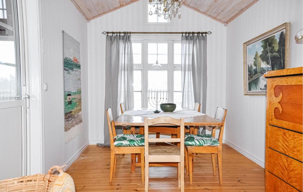 Cozy Home In rjng With Kitchen photo 4