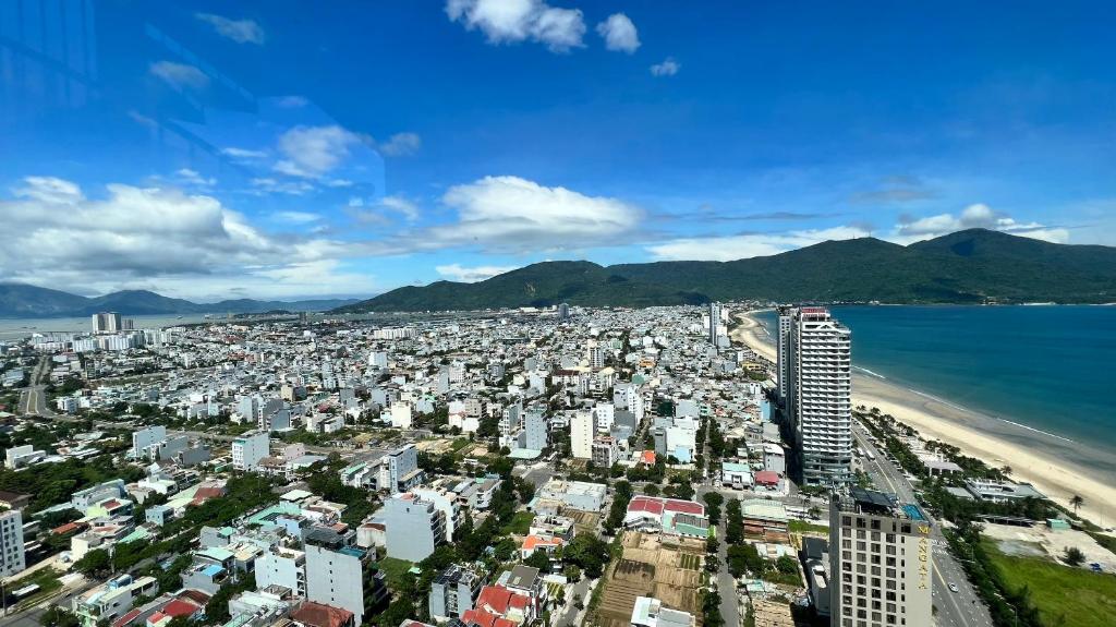 Luxury Apartment Ocean View 2BR free pool