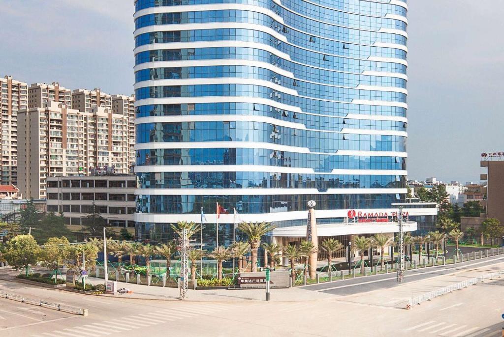 Ramada Plaza Fuxian Lake photo 1