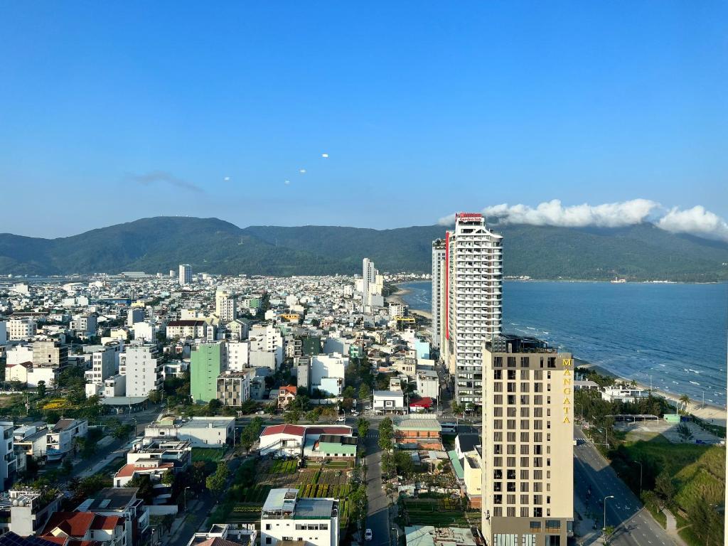 Luxury Apartment Ocean View 2BR free pool