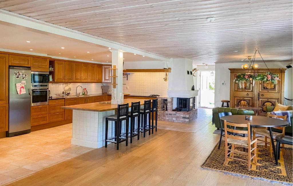 Awesome Home In Nshulta With Sauna, Wifi And 6 Bedrooms photo 4