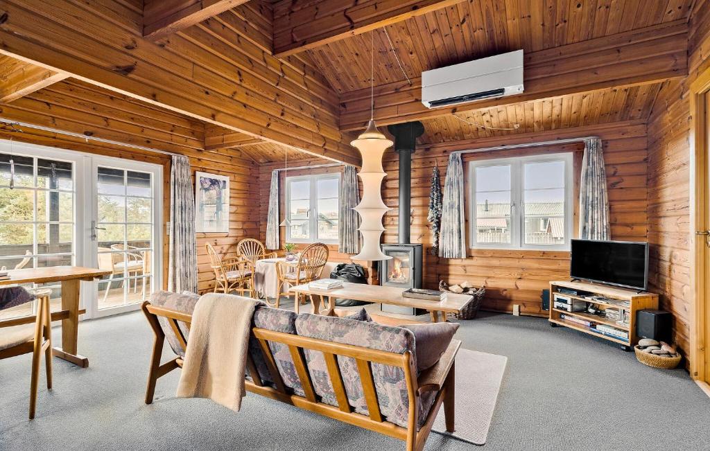 3 Bedroom Amazing Home In Ringkbing photo 4
