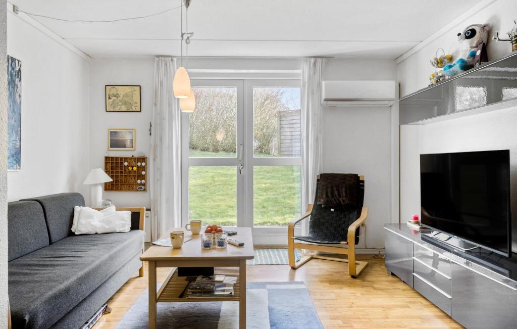 2 Bedroom Nice Apartment In Lemvig - Tap to explore photos