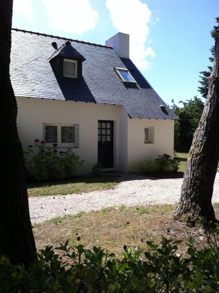 Maison de 2 chambres avec jardin clos et wifi a Ploemel