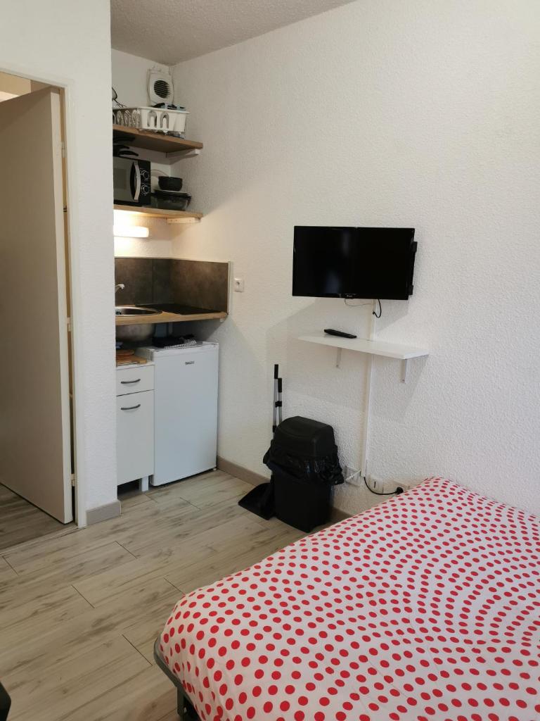 Studio meublé équipé calme et bien situé photo 2