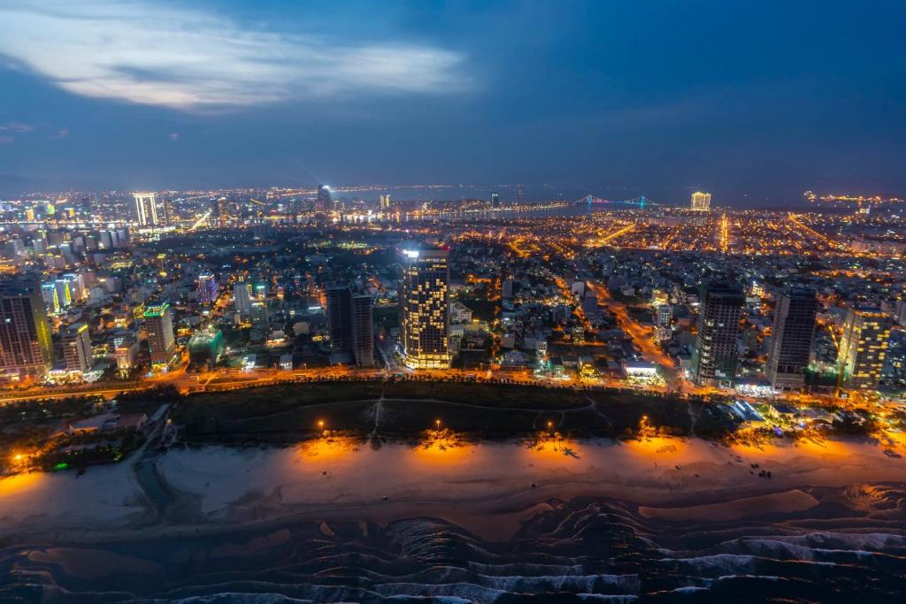 Luxury Apartment Ocean View 2BR free pool