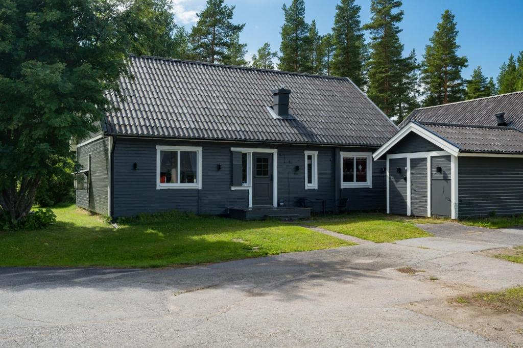 Homely & cozy house near wind farm photo 1