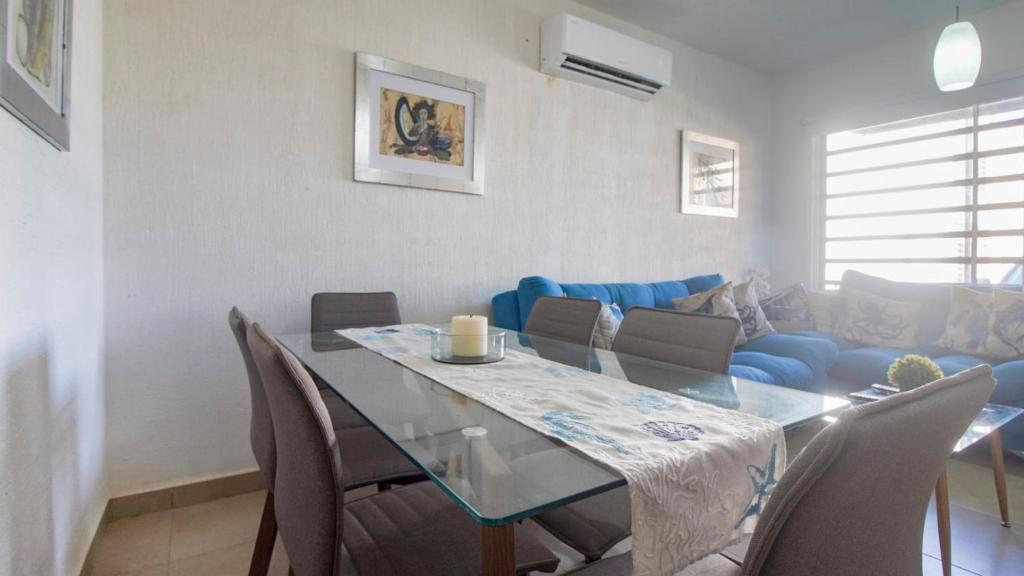 Family House with Exclusive Beach Club Access photo 1
