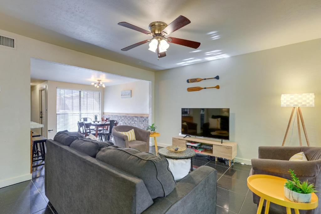 Gainesville Townhome in Ideal Location about 3 Mi to UF! photo 3