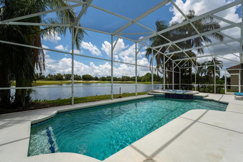 Pool Home in Gated Golf Community photo 3