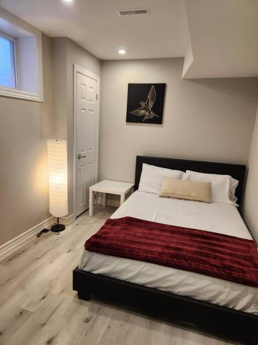 Stylish Retreat in North Oshawa photo 4