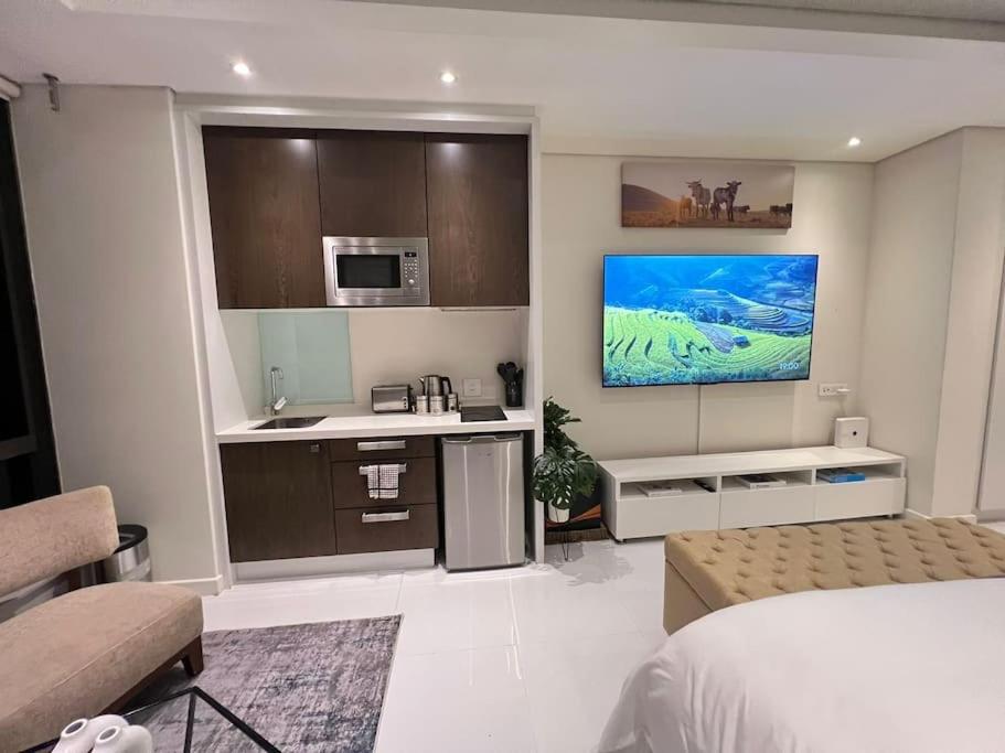 NEW Luxury Hotel Suite Sandton City photo 2