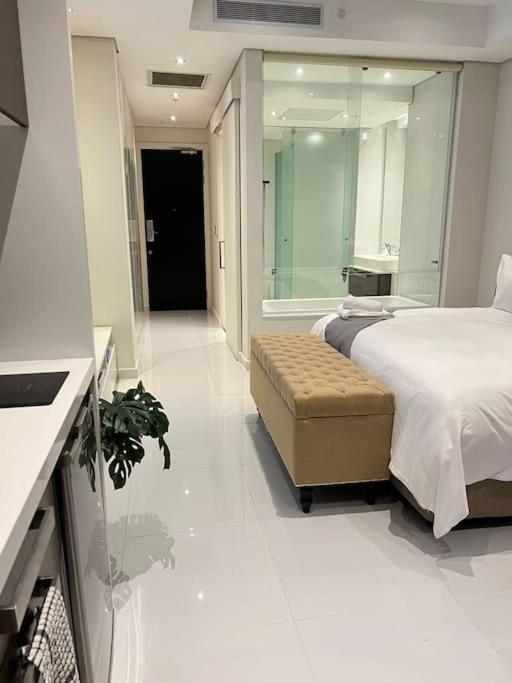 NEW Luxury Hotel Suite Sandton City photo 3