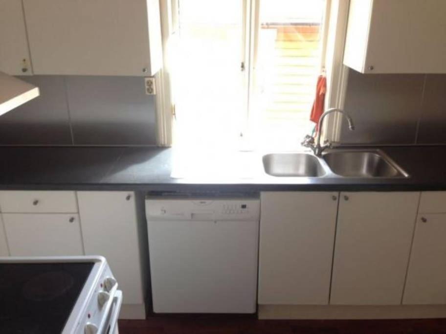 A Double Room - Not a complete apartment - Perfect Location for exploring the City by walking photo 3