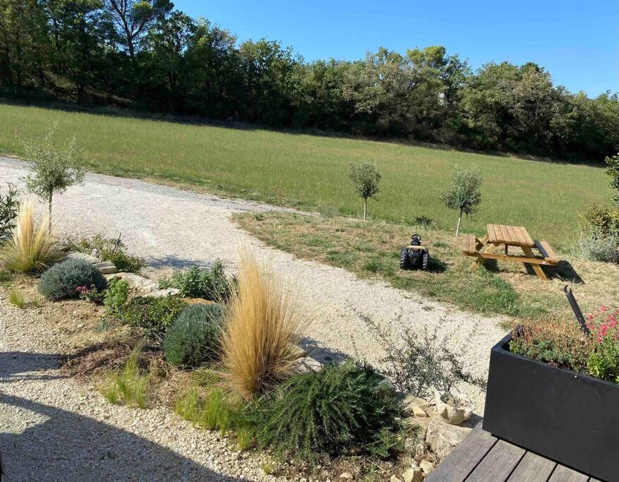 Charmant gîte de campagne en Drôme provençale photo 1