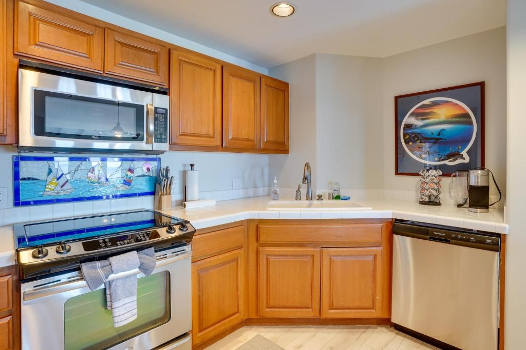 Bright Catalina Island Condo with Ocean Views! photo 2