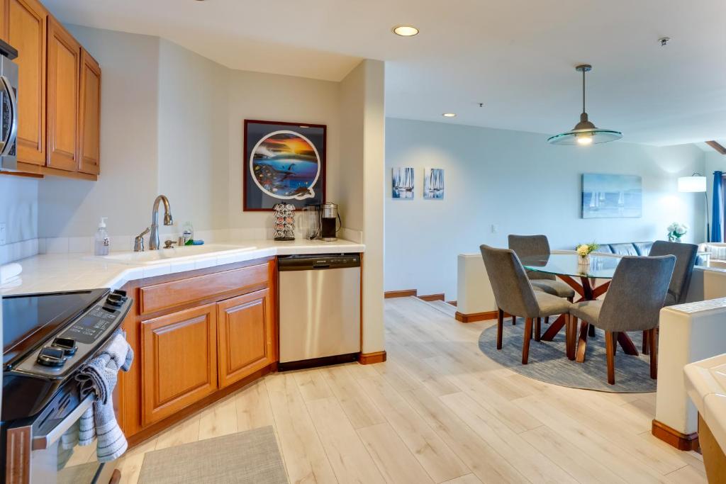 Bright Catalina Island Condo with Ocean Views! photo 4