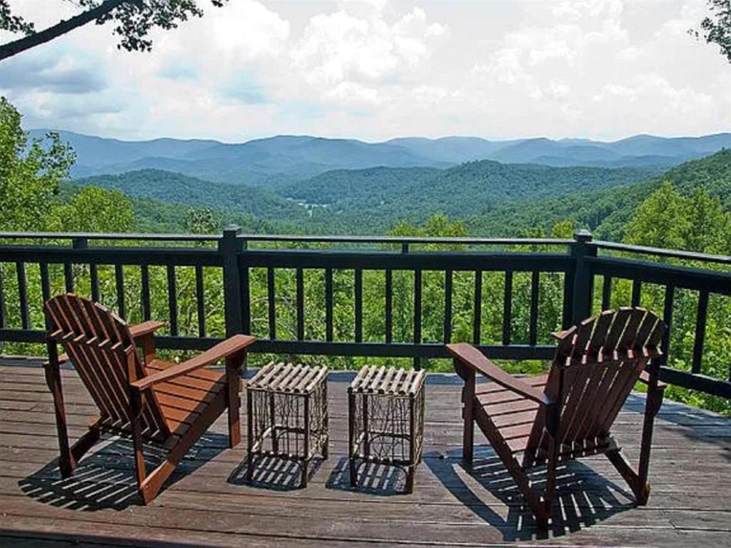 Over The Moon- Blairsville GA