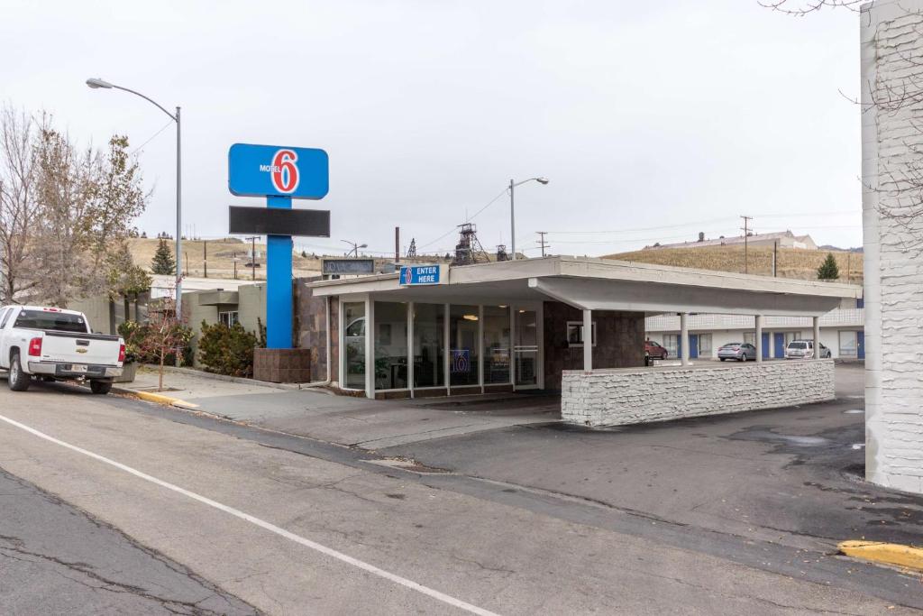 Motel 6 Butte, MT - Historic City Center image