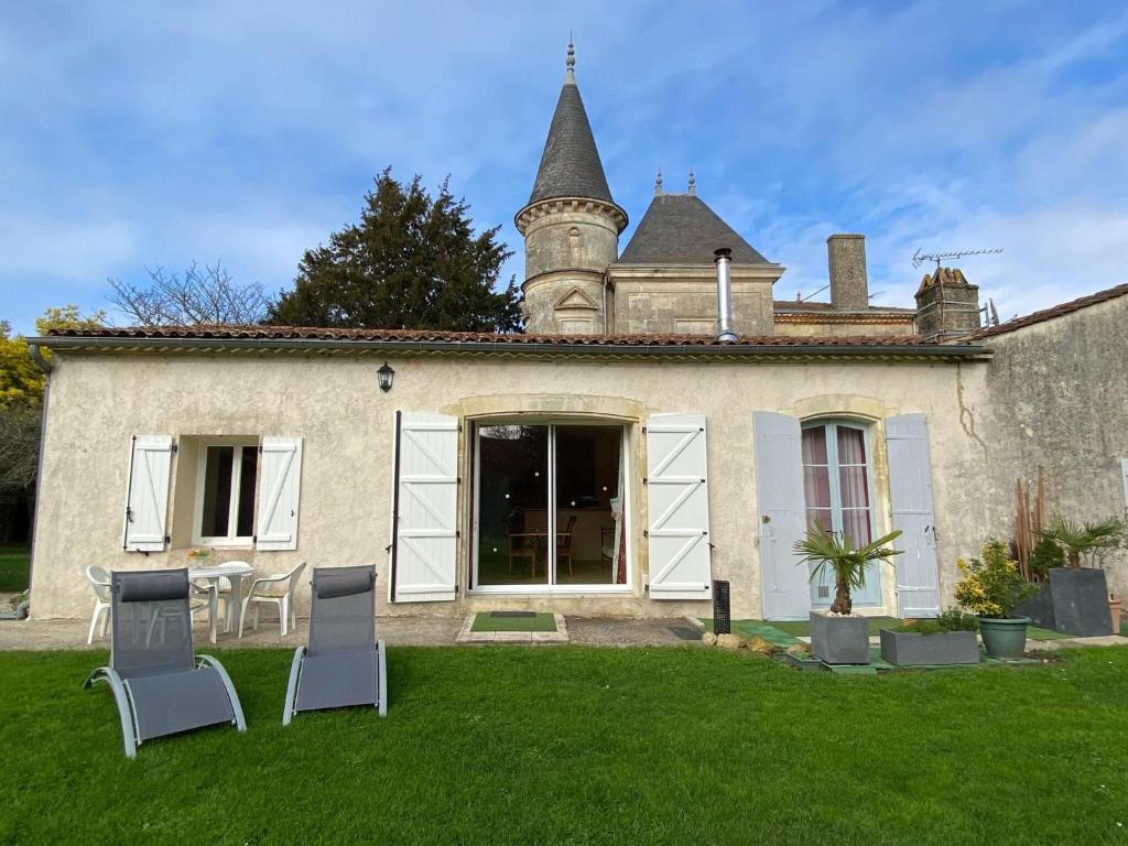 Semi-detached house, Talais photo 1
