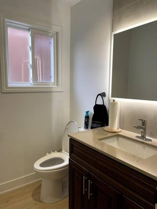 Modern, Spacious & Great Location Home photo 4