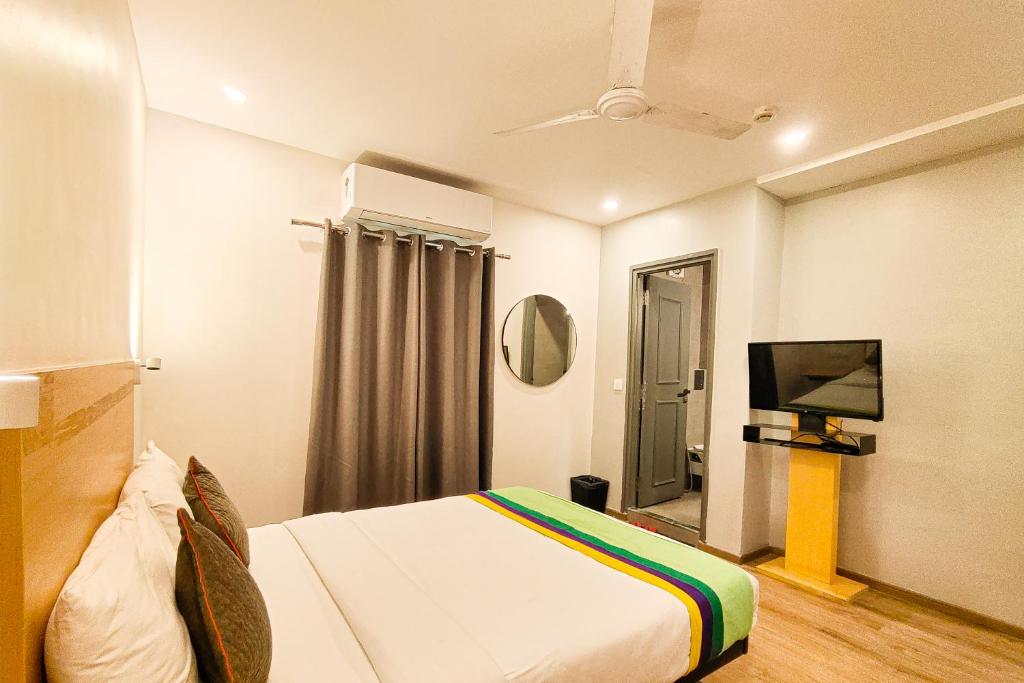 HOTEL CHETRAM ELITE near railway station photo 2
