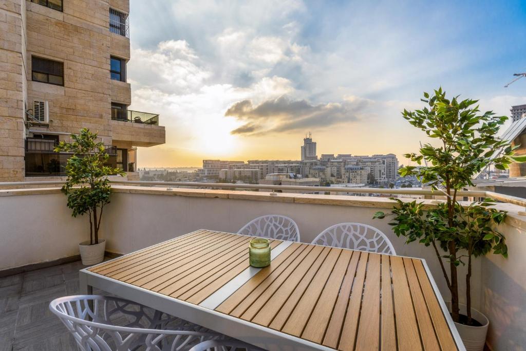 Unique Mini Penthouse In The Heart Of Jerusalem photo 3