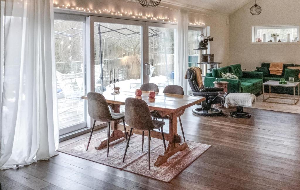 Lovely Home In Blid With Kitchen