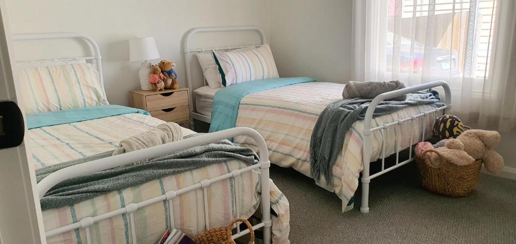 Ballarat Holiday Homes - Hopetoun Cottage - Minutes from Ballarat CBD - Sleeps 1 to 6 photo 3